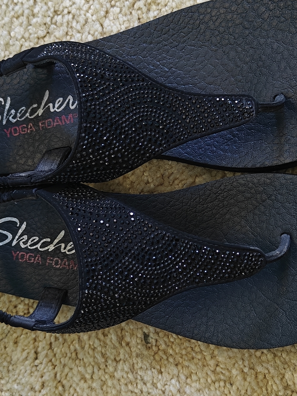 Skechers Black Embellished Yoga Foam Thong Sandals Size 10 - Picture 4 of 5